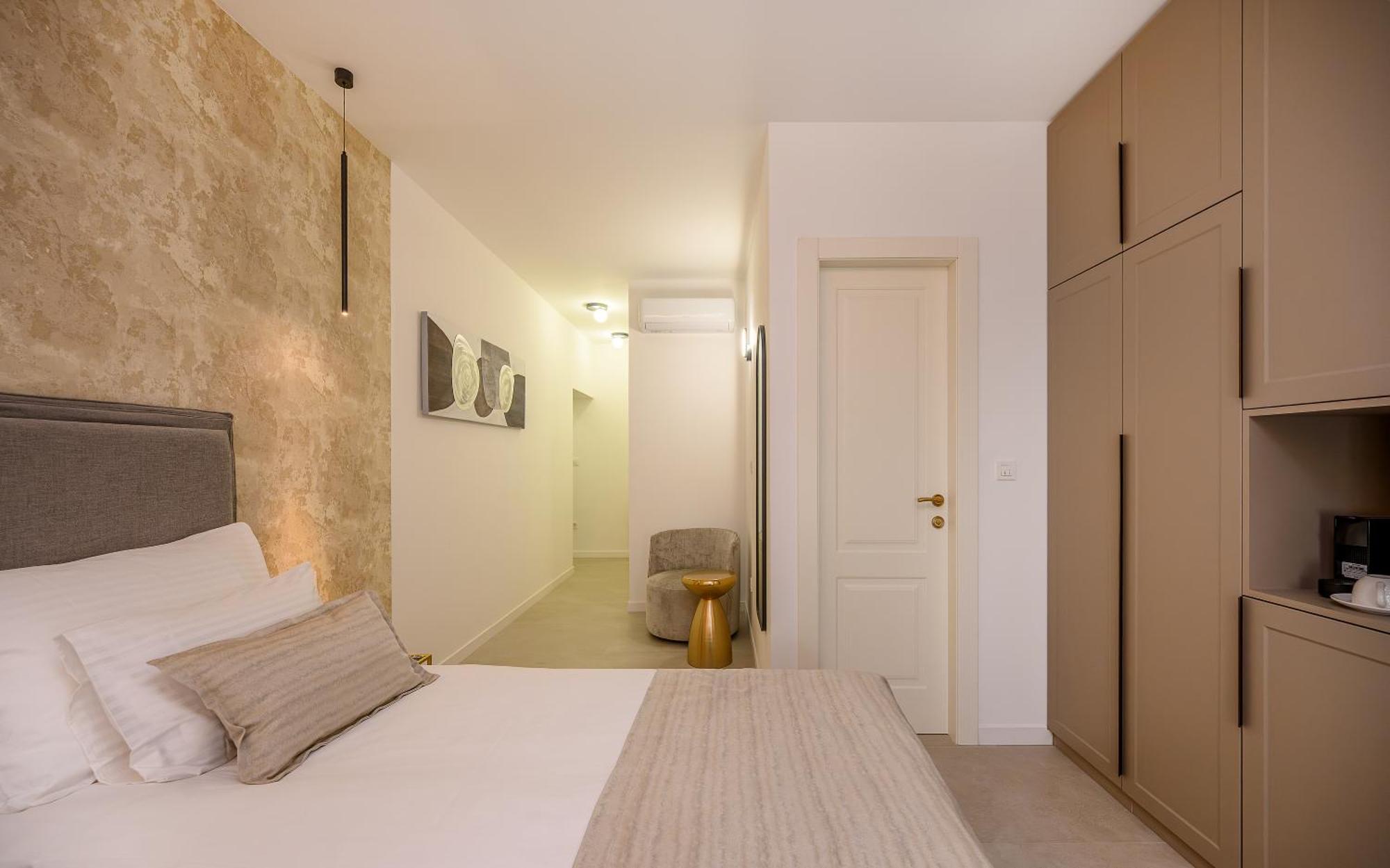 Kostela Luxury