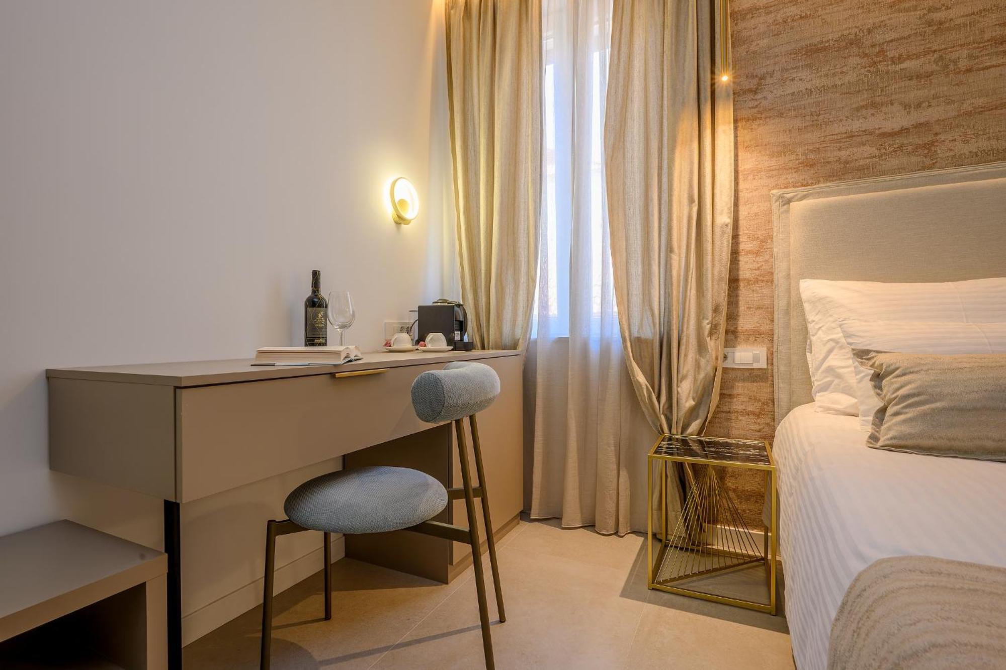 Kostela Luxury